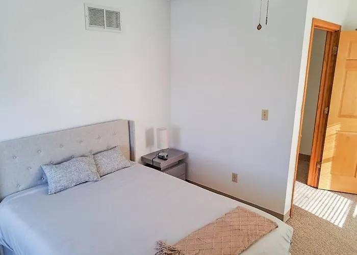 Апартаменты Comfort & Cozy 3/2 In Macomb, Il