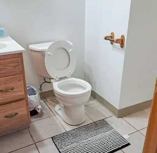 Comfort & Cozy 3/2 In Macomb, Il *