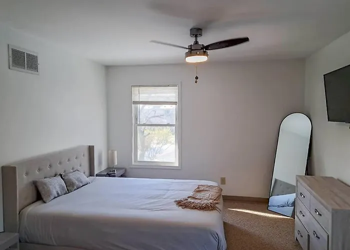 Comfort & Cozy 3/2 In Macomb, Il