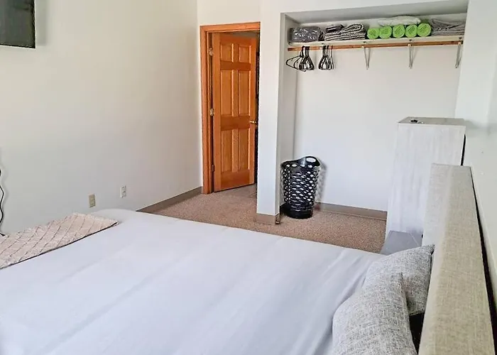 Апартаменты Comfort & Cozy 3/2 In Macomb, Il