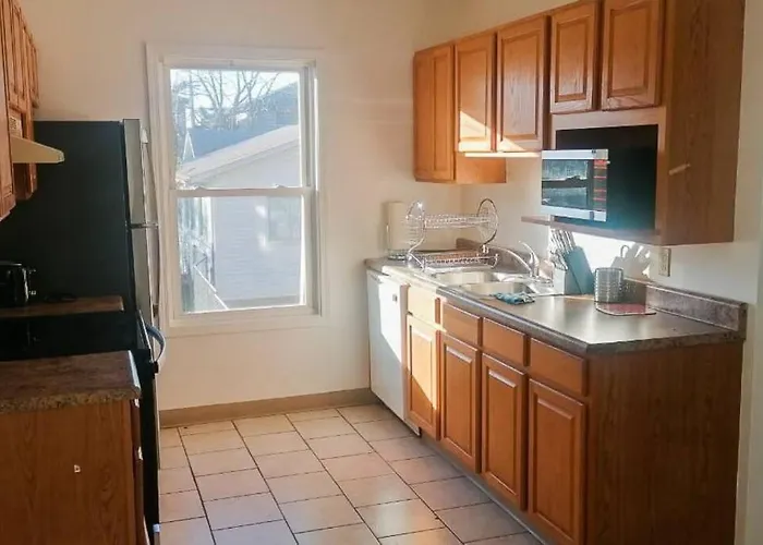 Comfort & Cozy 3/2 In Macomb, Il Апартаменты Macomb