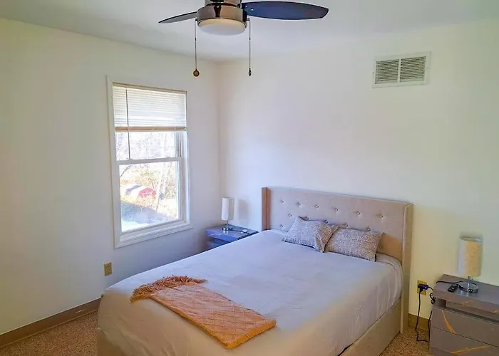 Comfort & Cozy 3/2 In Macomb, Il Апартаменты