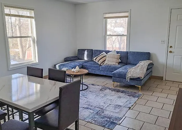 Comfort & Cozy 3/2 In Macomb, Il