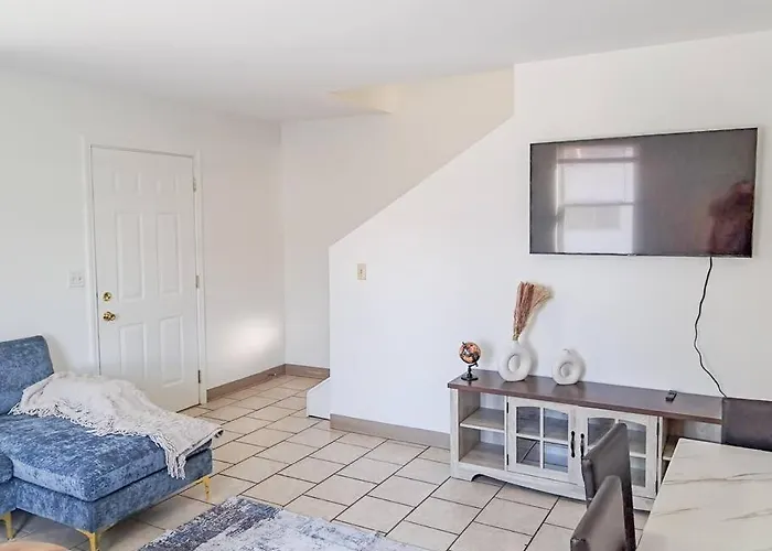 Comfort & Cozy 3/2 In Macomb, Il *