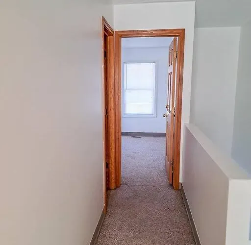 Апартаменты Comfort & Cozy 3/2 In Macomb, Il