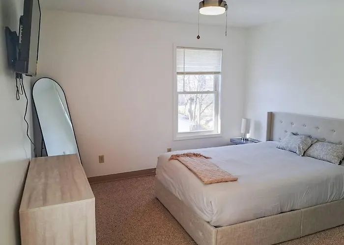 Comfort & Cozy 3/2 In Macomb, Il Апартаменты Macomb