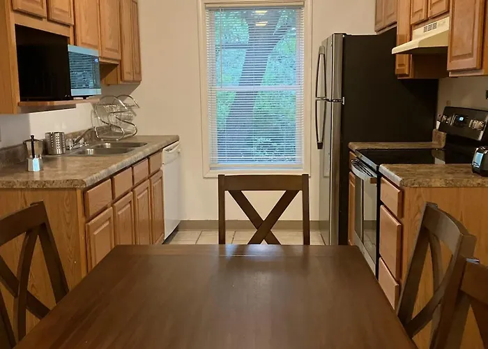 Comfort & Cozy 3/2 In Macomb, Il Апартаменты